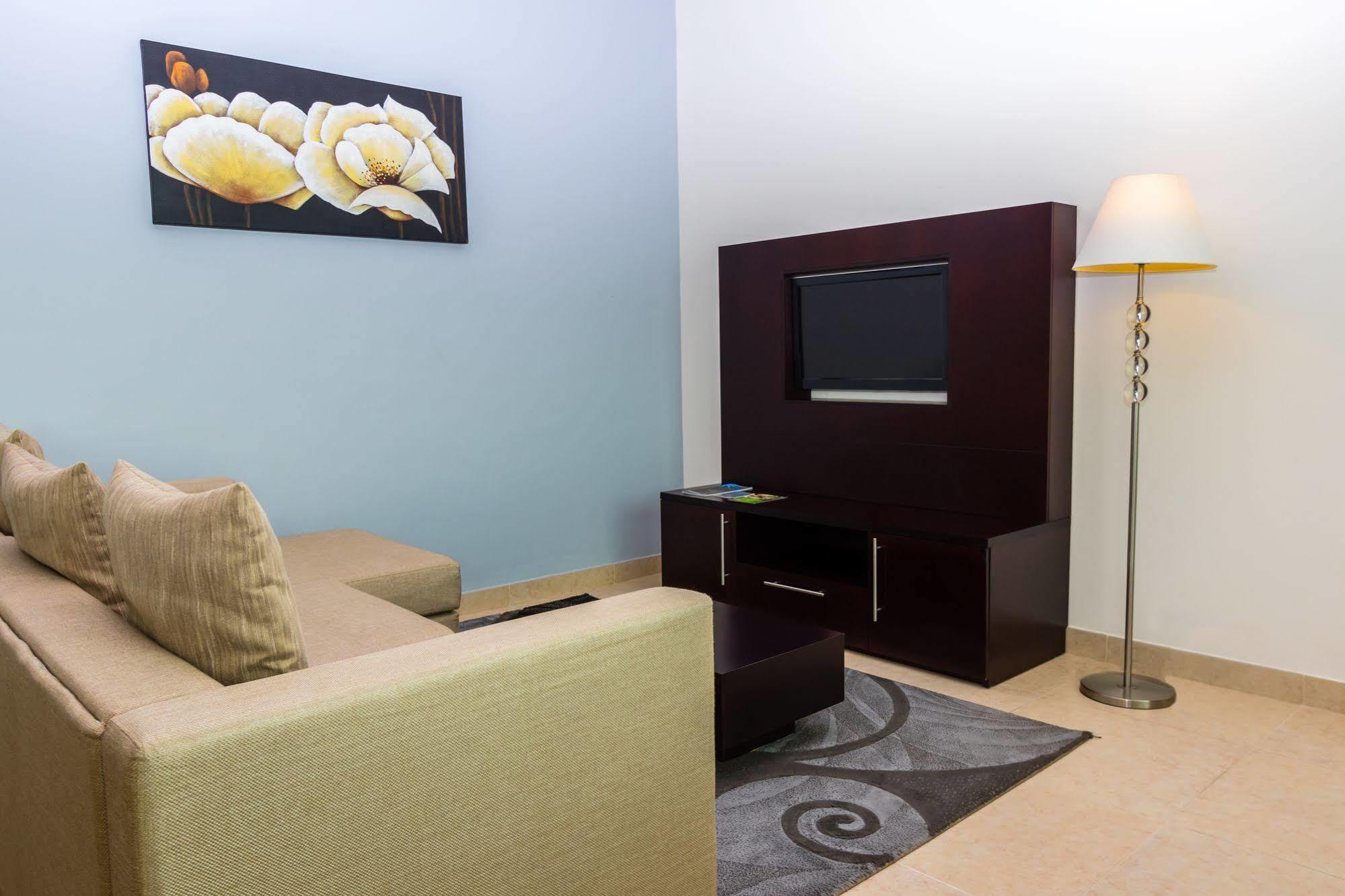 Tower Hotel Apartments Abu Dhabi Bagian luar foto