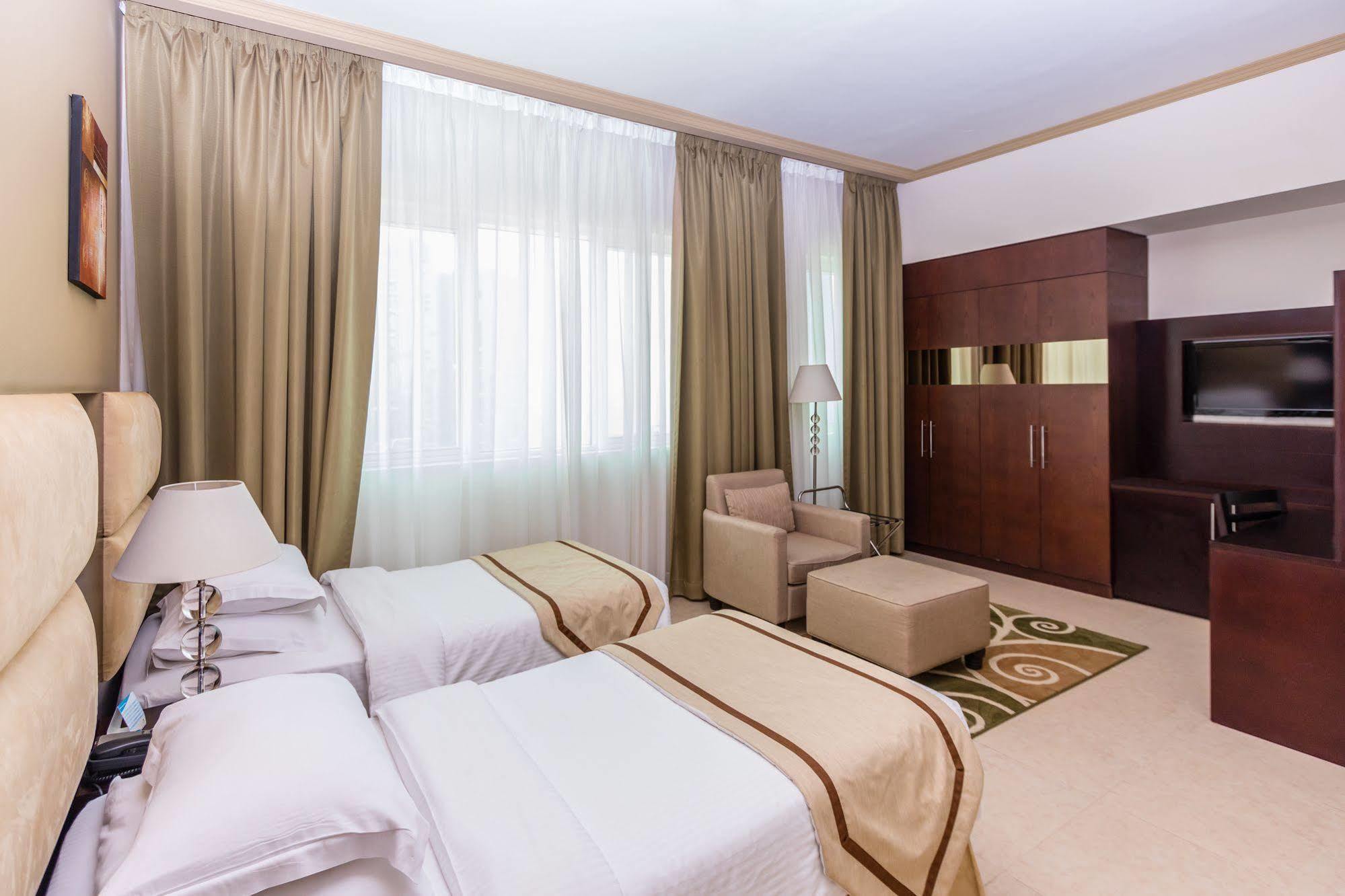 Tower Hotel Apartments Abu Dhabi Bagian luar foto