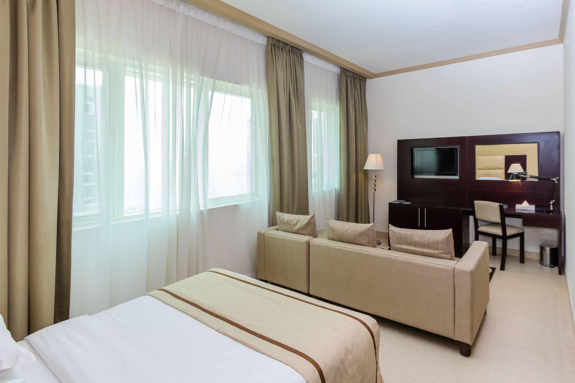 Tower Hotel Apartments Abu Dhabi Bagian luar foto
