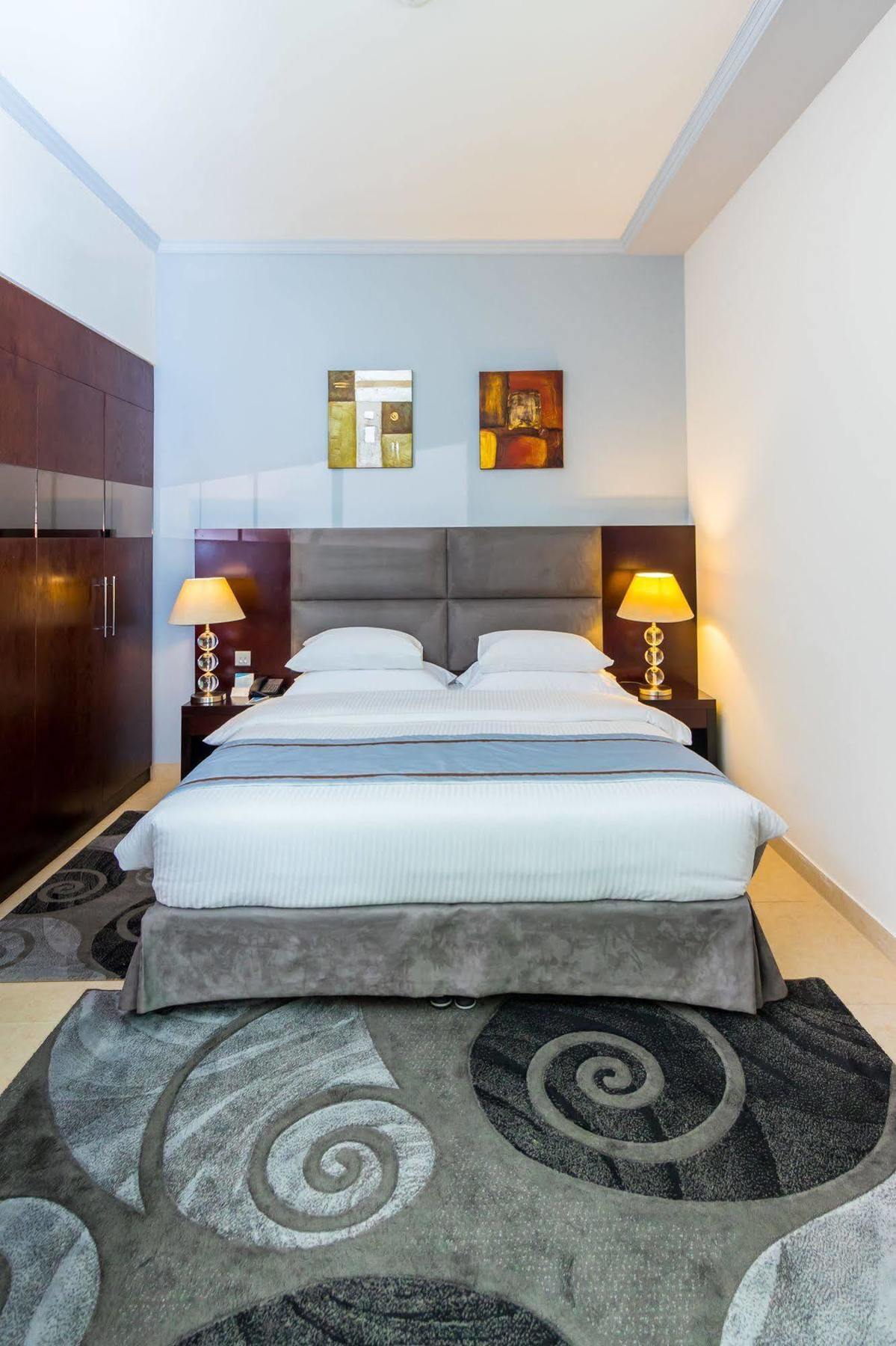 Tower Hotel Apartments Abu Dhabi Bagian luar foto