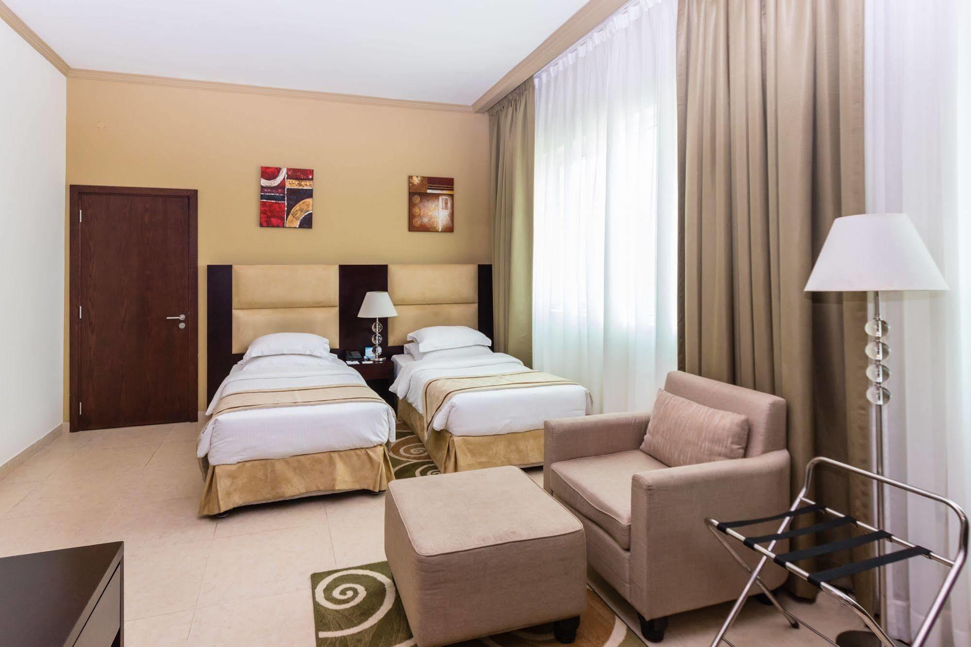 Tower Hotel Apartments Abu Dhabi Bagian luar foto