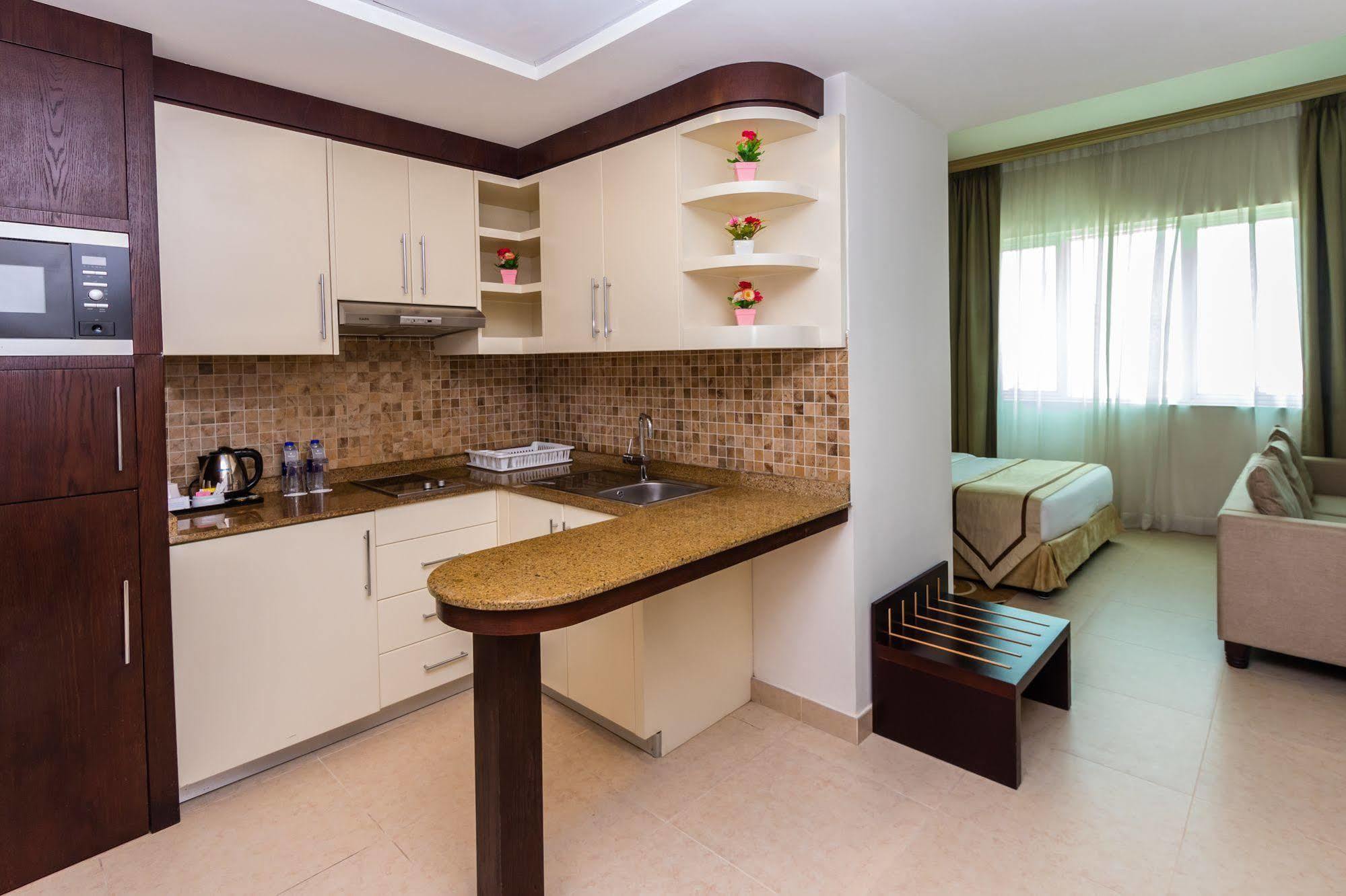 Tower Hotel Apartments Abu Dhabi Bagian luar foto