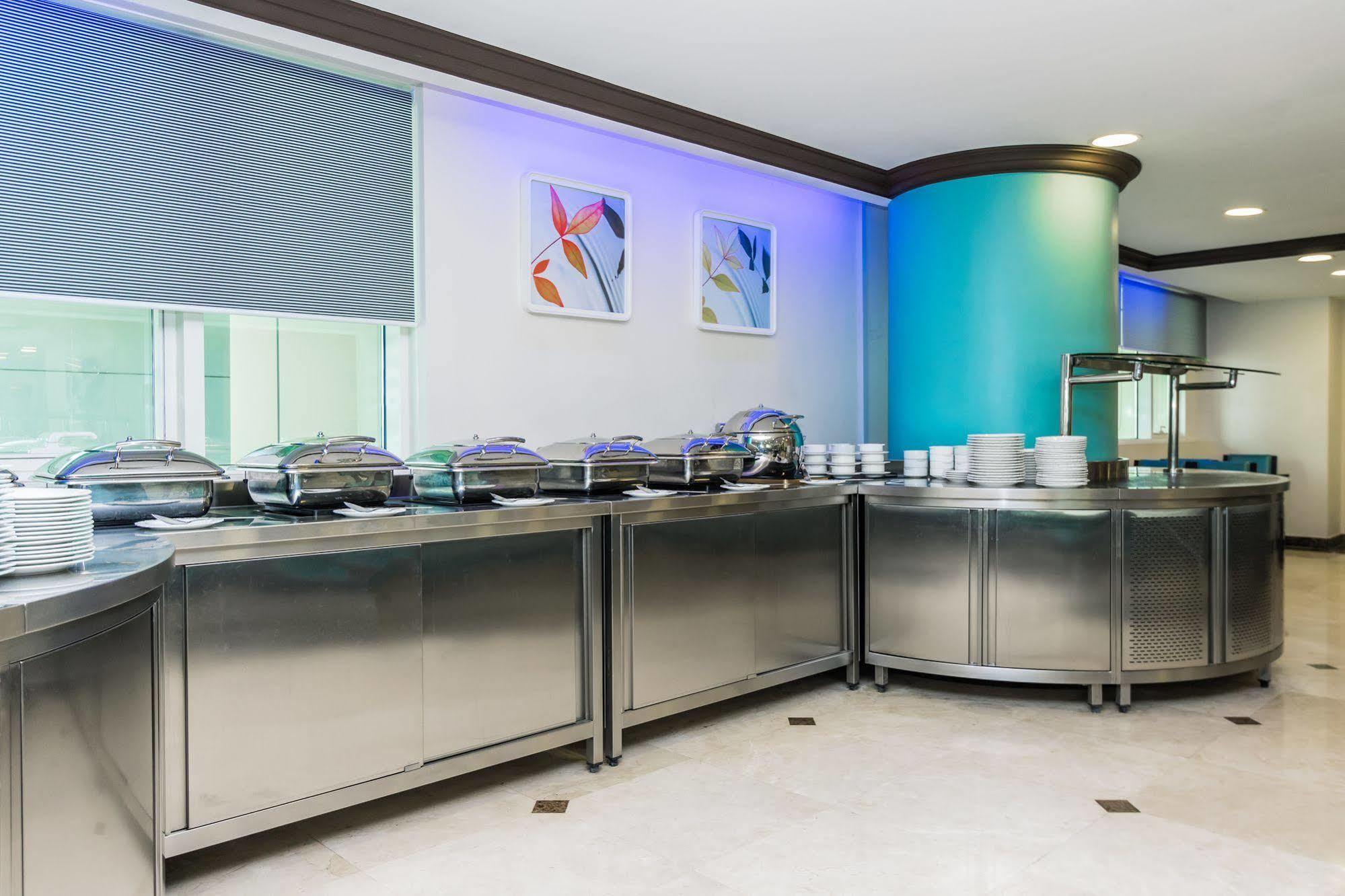 Tower Hotel Apartments Abu Dhabi Bagian luar foto